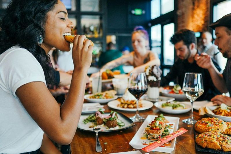 Restaurants are forcing us to put phones away, and I’m not complaining