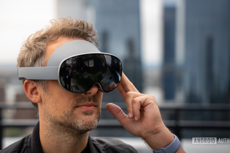 Google’s latest Android XR update gives Galaxy XR some fancy new tricks