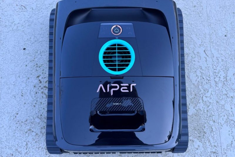 Aiper Scuba V3 Review: Finally, a pool robot with an actual brain