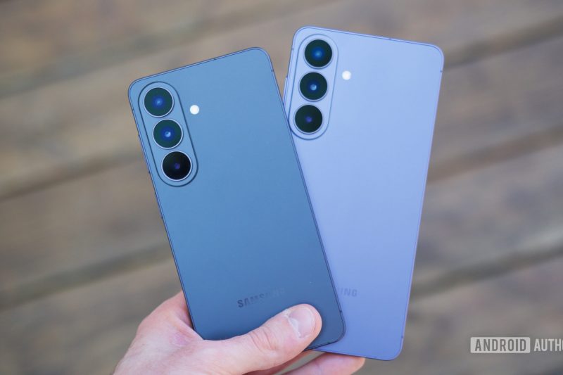 I spent two weeks with the Galaxy S26 and Galaxy S26 Plus — and only one is worth…