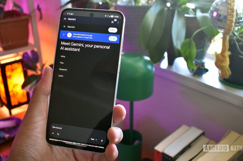 My new favorite AI-powered app switches between 70+ AI chatbots with a tap