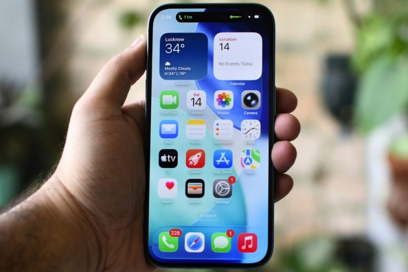 After flubbing with Siri, Apple plans to host AI agents on the App Store