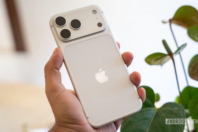 Google Meet now seamlessly works with Safari on iPhones