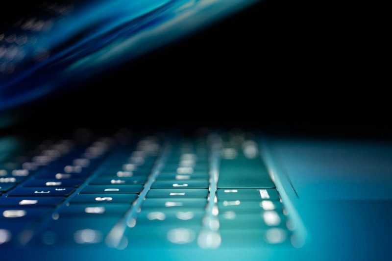 US offers $10 million to identify hackers targeting Signal and WhatsApp users