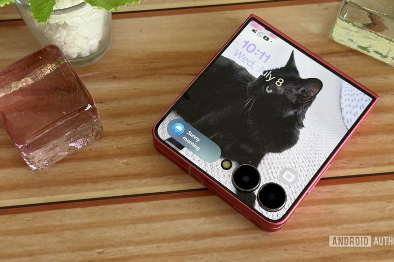 6 things Samsung needs to do with the Galaxy Z Flip 8 to finally beat Motorola