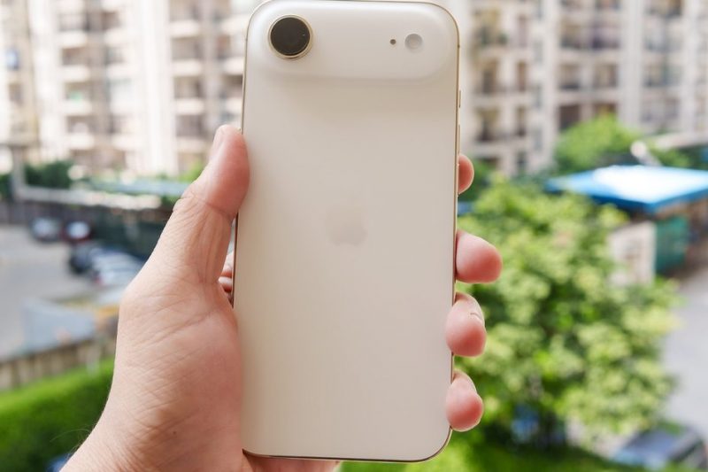 I was in love with my iPhone Air, until summer arrived
