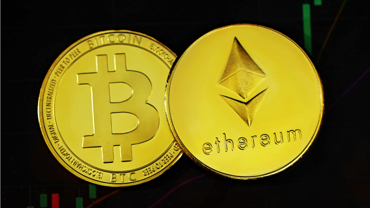 Bitcoin Slips Below $88,000 Amidst Mixed Macro Signals, Cautious Investor Positioning