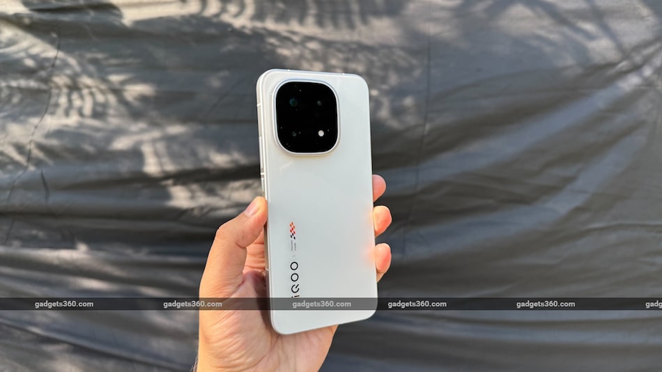 Exclusive: iQOO 15 Registers Record Pre-Bookings Ahead of India Launch