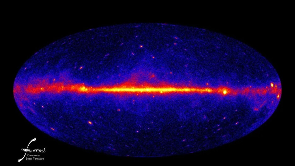 Flattened Dark Matter May Explain Mysterious Gamma-Ray Glow at Milky Way’s Core, Study Finds