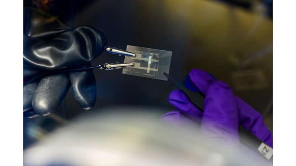 Researchers Develop New Materials for Truly Stretchable OLED Screens