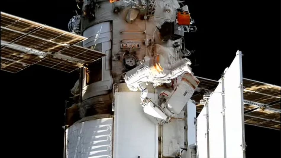 Russian Cosmonauts Complete Second Spacewalk to Install New Experiments on ISS Exterior